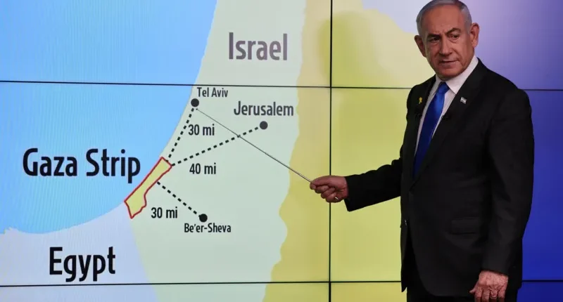 The map Mr Netanyahu used in his speech to foreign media appeared to have erased the occupied West Bank