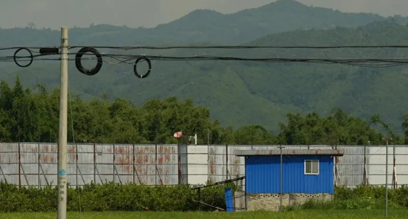 A once-thriving border between China and Myanmar is now strictly policed