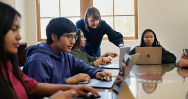 To celebrate World Teachers’ Day, Apple launched new free classroom resources to help educators and students embrace creativity in any lesson, in addition to curating special collections across Apple services.