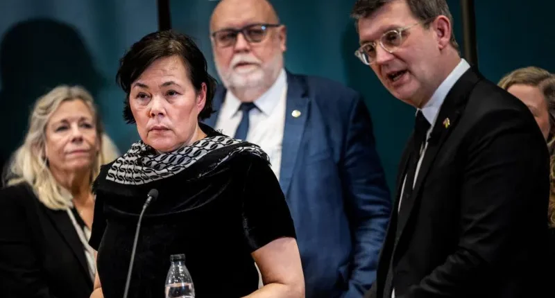 Greenland's Minister for Independence and Foreign Affairs Vivian Motzfeldt made the announcement alongside Denmark's Defence Minister Troels Lund Poulsen