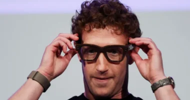 Facebook owner unveils new AI-powered smart glasses