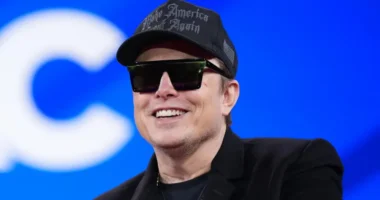 Musk becomes world's first half-trillionaire