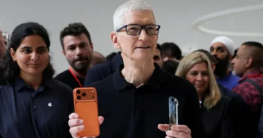 Apple claims 'tremendous' global uptake of latest iPhones