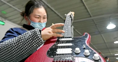 China hits growth goal after exports boom defied US tariffs